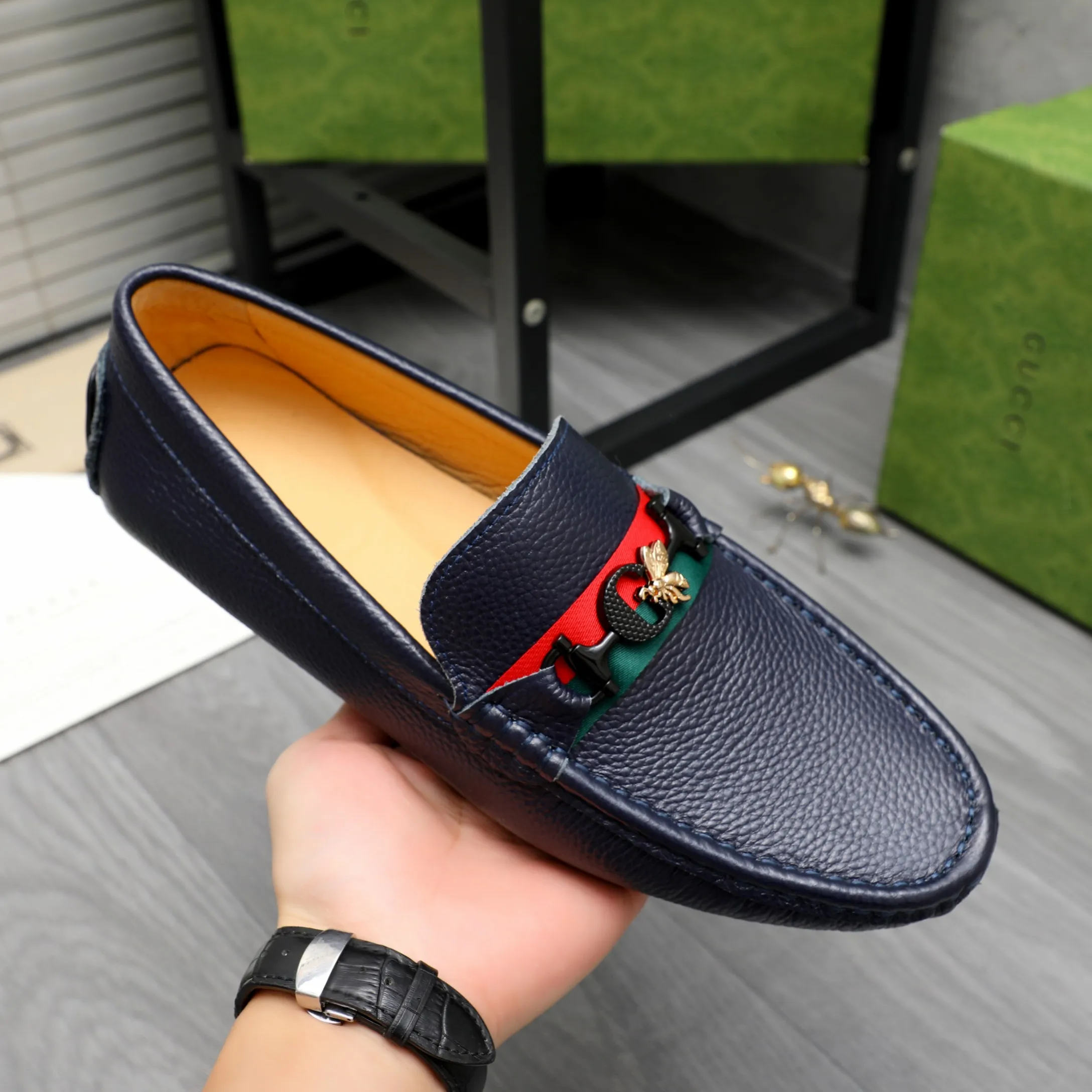 Men's shoes 💰360 Product trademark: GUCCI "Gucci" casual slip-on men's shoes Regular size: 38-45 Product materials: Selected pebbled cowhide upper, pigskin lining, rubber outsole